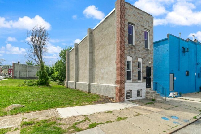 Building Photo - 2018 N Monroe St