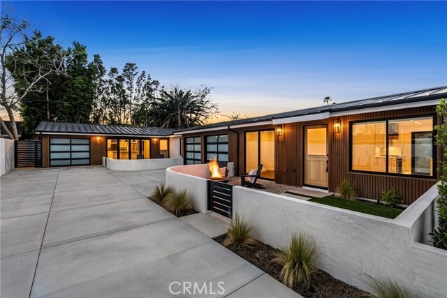 Building Photo - 251 Costa Mesa St