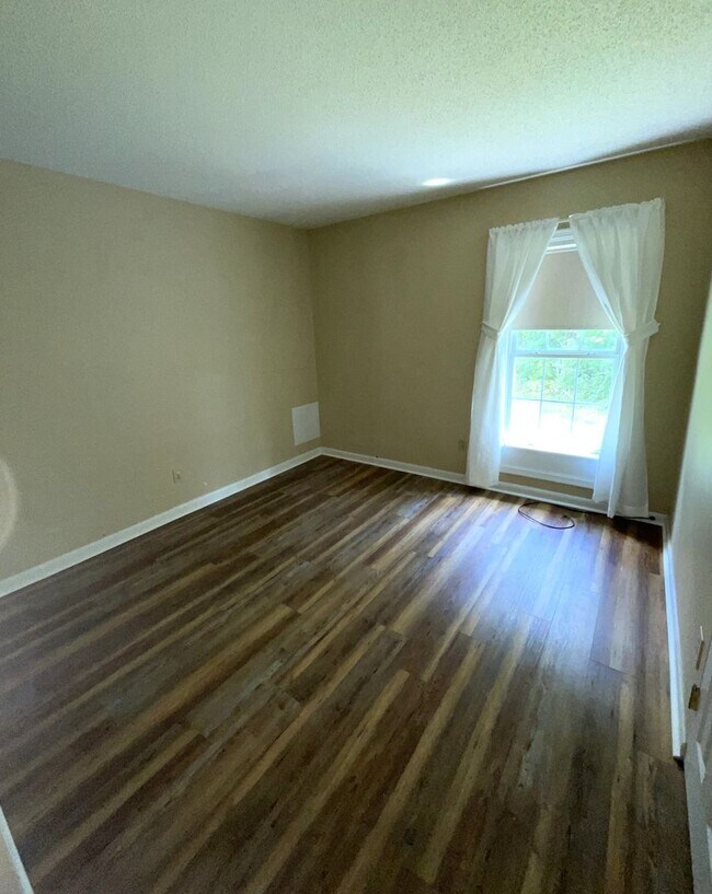 Building Photo - 104 Bayer Ct