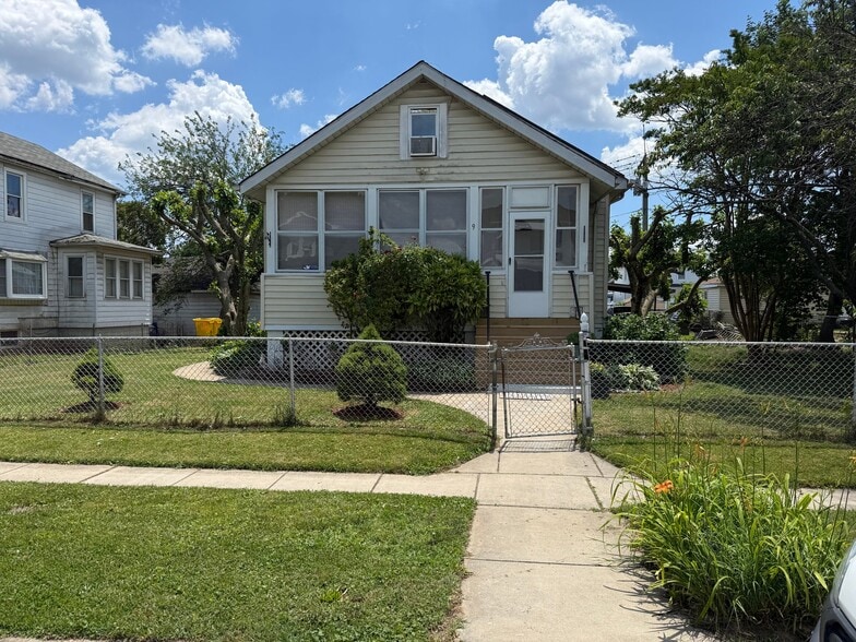 Building Photo - 9 3rd Ave