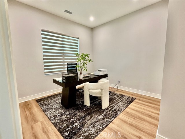 Building Photo - 140 Tomahawk