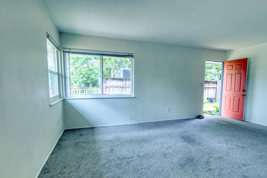 Building Photo - 7420 N Alma Ave