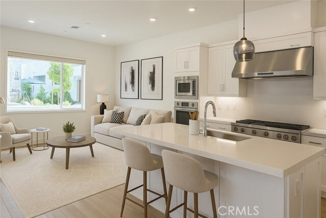 Building Photo - 179 Sawbuck