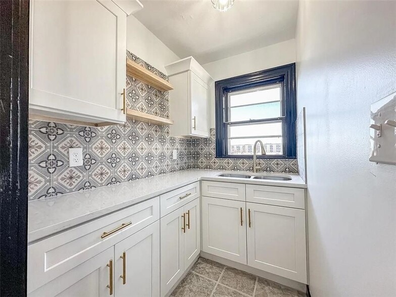 Building Photo - 48 Waltham St