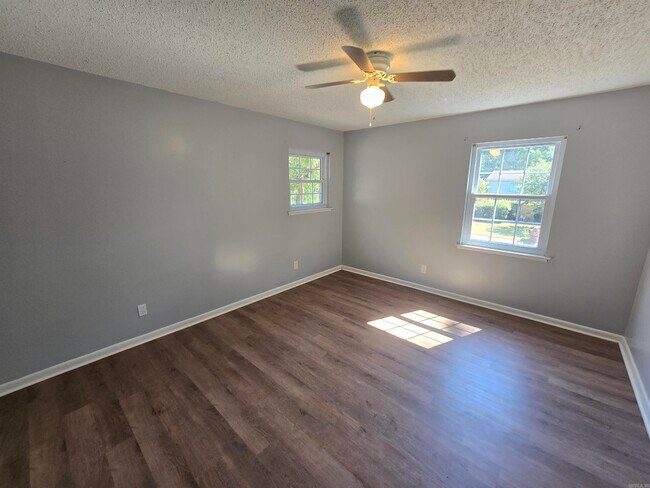 Building Photo - 10318 Independence Ln