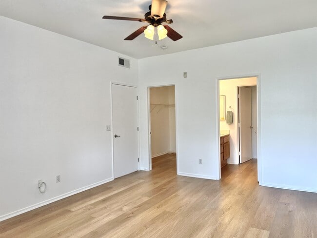 Building Photo - 1388 Challis Pl