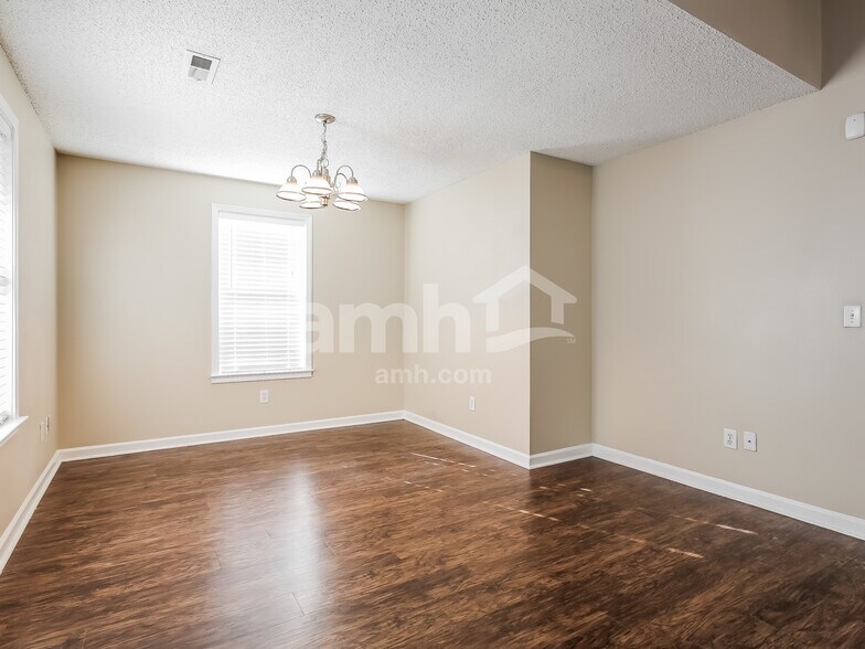 Building Photo - 100 Kingfisher Dr