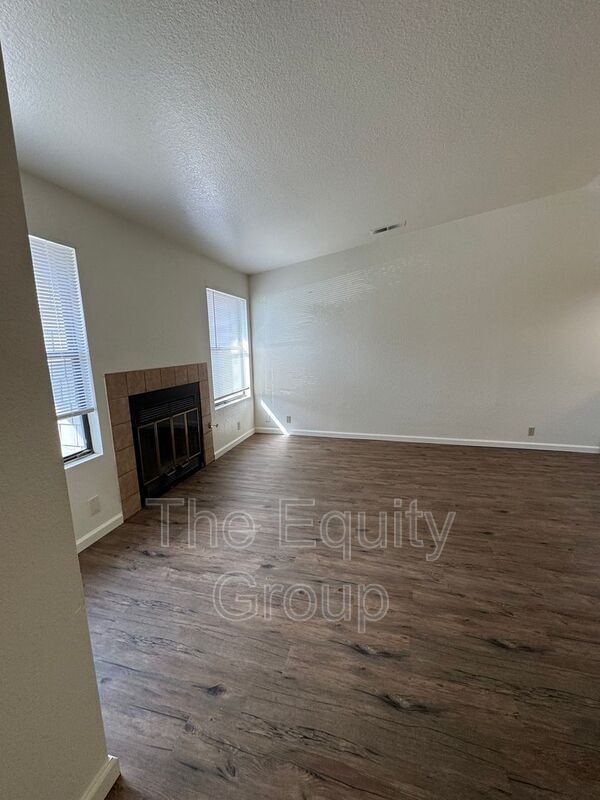 Building Photo - 4304 W Douglas Ave