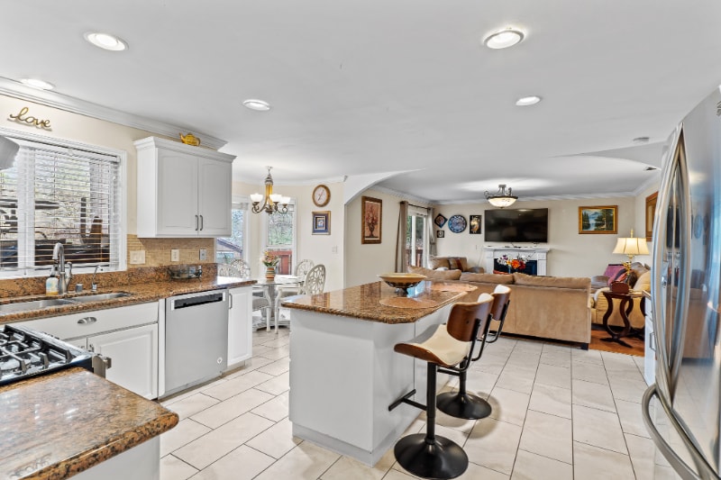 Building Photo - 9602 NE 11th St