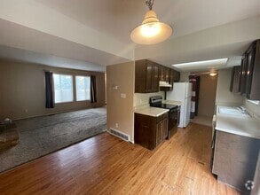 Building Photo - 785-787 S 200 E