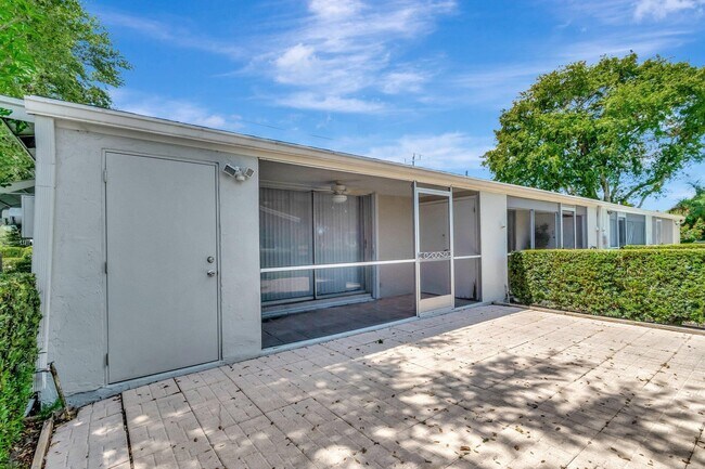 Building Photo - 2305 Lowson Blvd