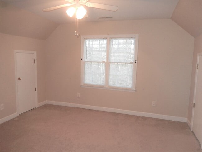 Building Photo - 6610 Lipscomb Dr
