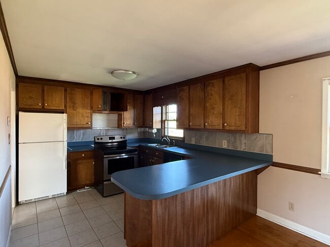 Building Photo - 106 Hawthorne Dr