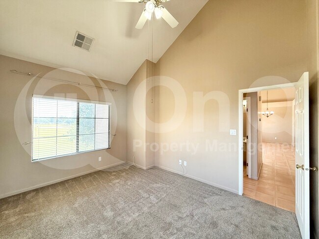 Building Photo - 1001 N Pasadena