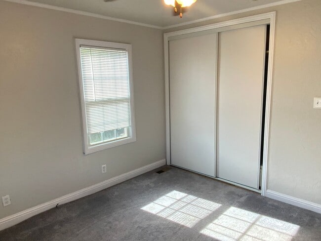 Building Photo - Beautiful Rodeo 2 bedroom 1 bath