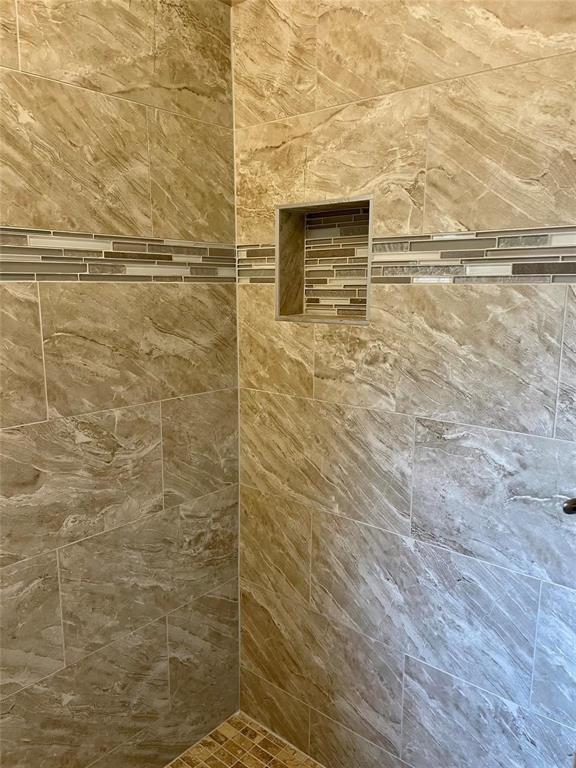 Building Photo - 4818 Crestmont Ct