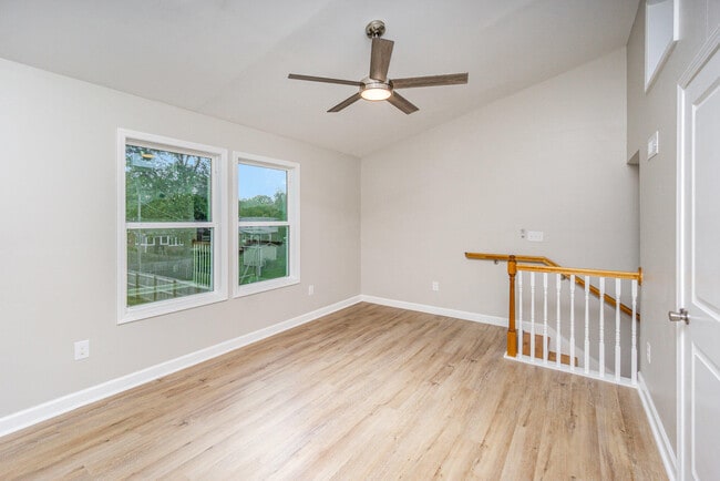 Building Photo - 358 Sheridan Dr