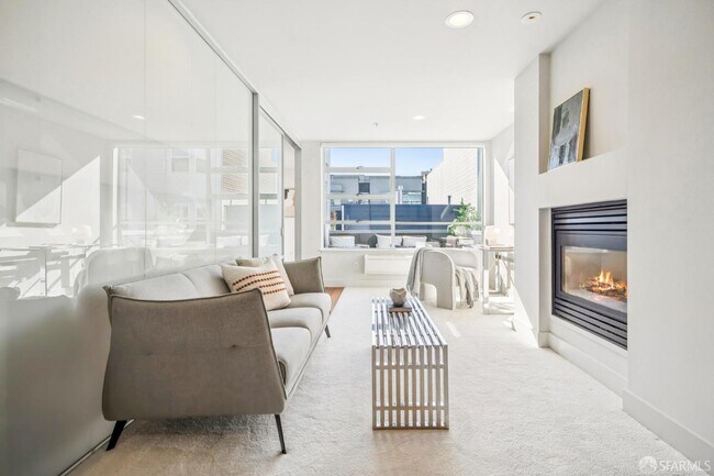 Building Photo - 142 Russ St