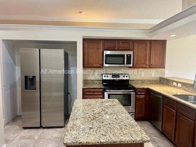 Building Photo - 518 Lakeview St