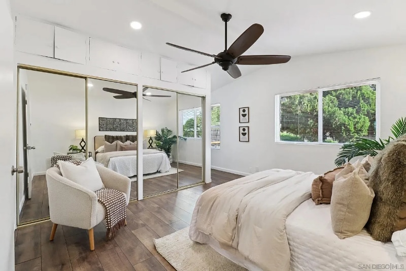 Building Photo - 118 W 8th Ave