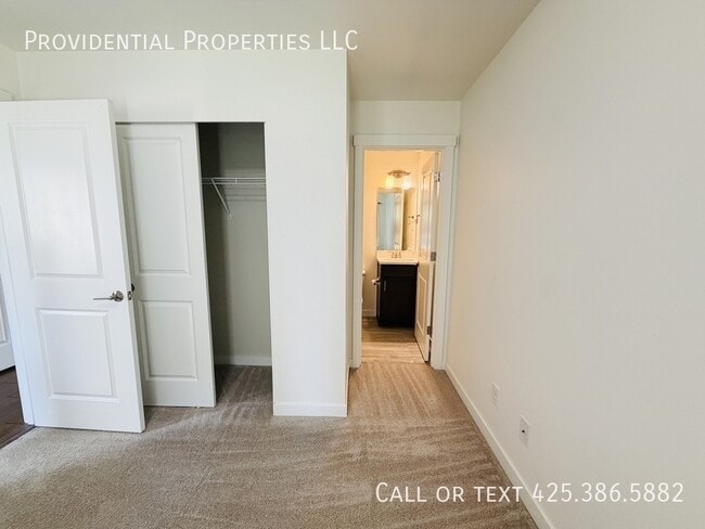 Building Photo - 14669 36th Ave NE