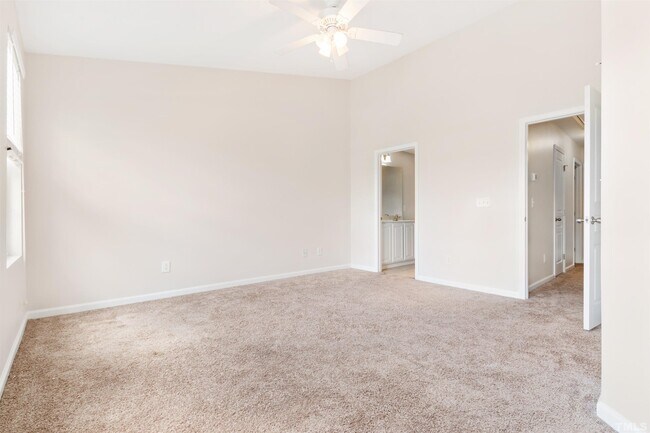Building Photo - 666 Cupola Dr