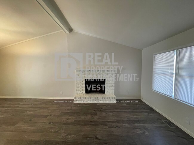 Building Photo - HALF A MONTH FREE! -Stunning Three Bedroom...