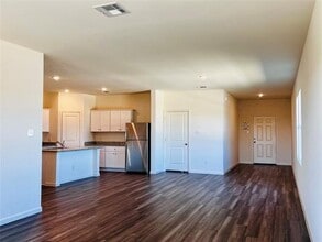 Building Photo - 2217 Pioneer Dr