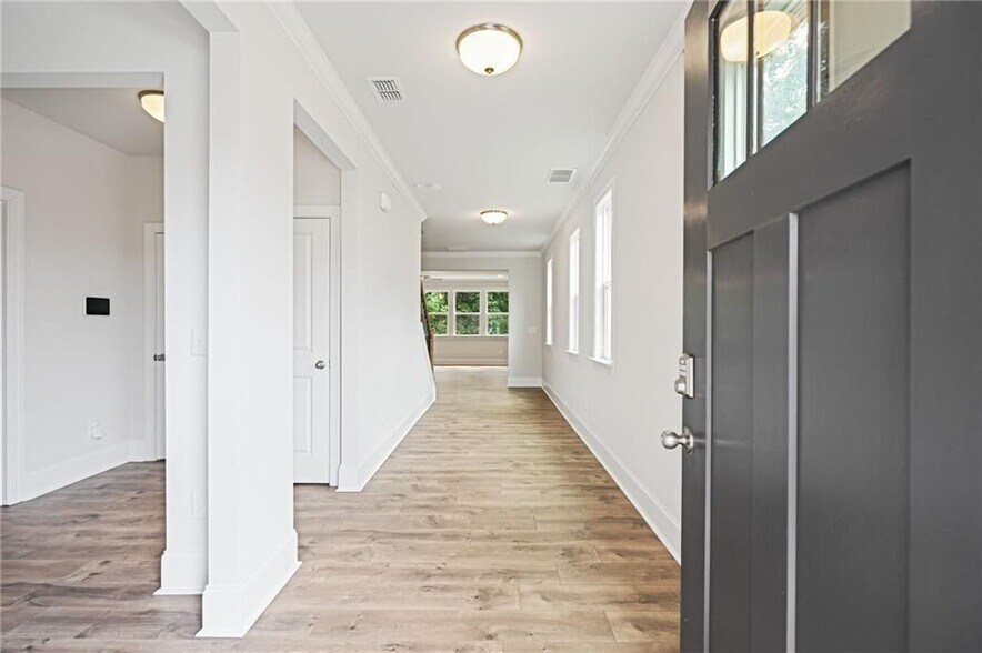 Building Photo - 5394 Pebblebrook Ln SE