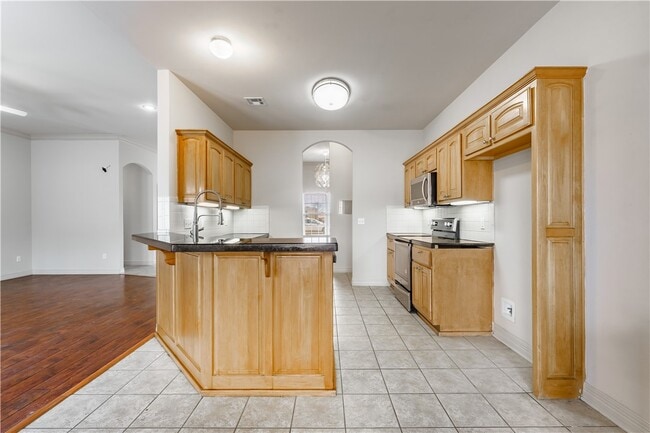 Building Photo - 4303 W Olive St