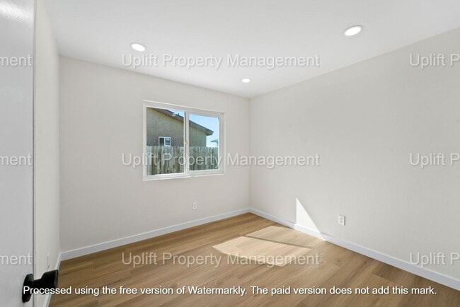 Building Photo - BEAUTIFUL 4 BED 2 BATH WITH ATTACHED 2 CAR...