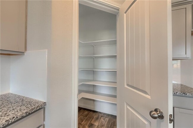 Building Photo - 212 Strand Ln