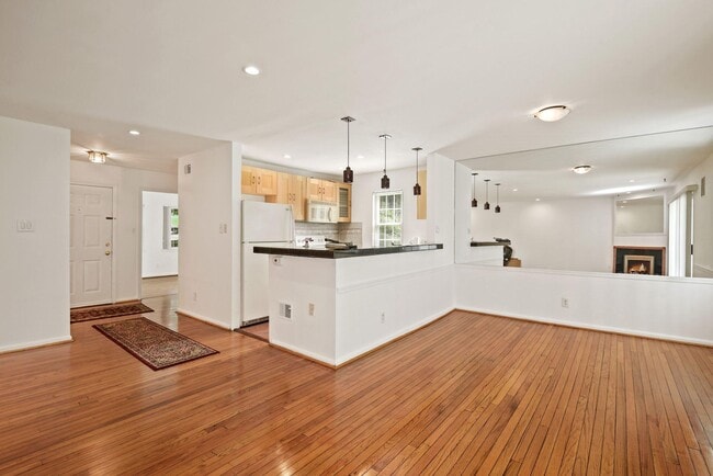 Building Photo - 10400 Parthenon Ct