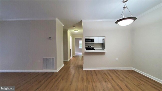 Building Photo - 18308 Streamside Dr