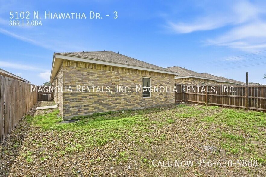 Building Photo - 5102 N Hiawatha Dr