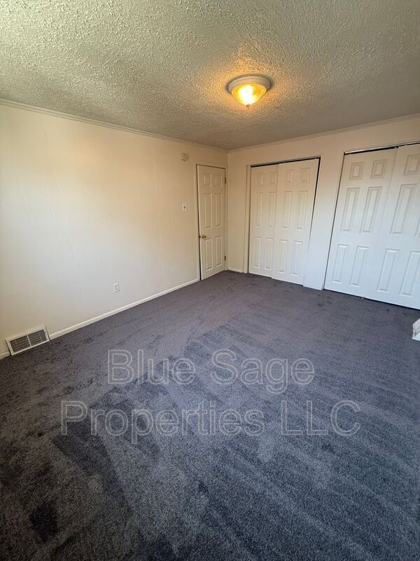 Building Photo - 1427 Simpson St