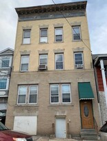 Building Photo - 115 Cross St
