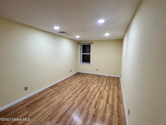 Building Photo - 133 Remsen St