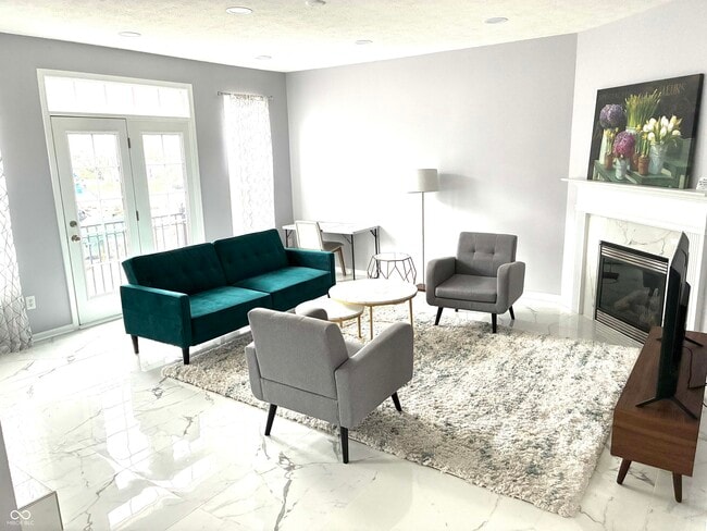 Building Photo - 328 W Main St