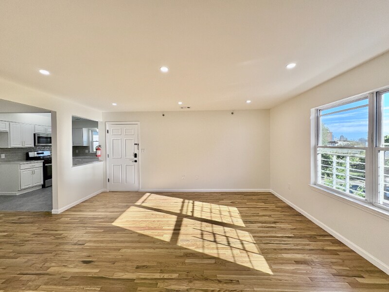 Building Photo - 87 Chadwick Ave