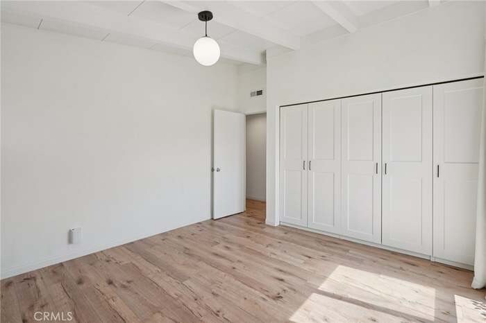 Building Photo - 6138 N Traymore Ave