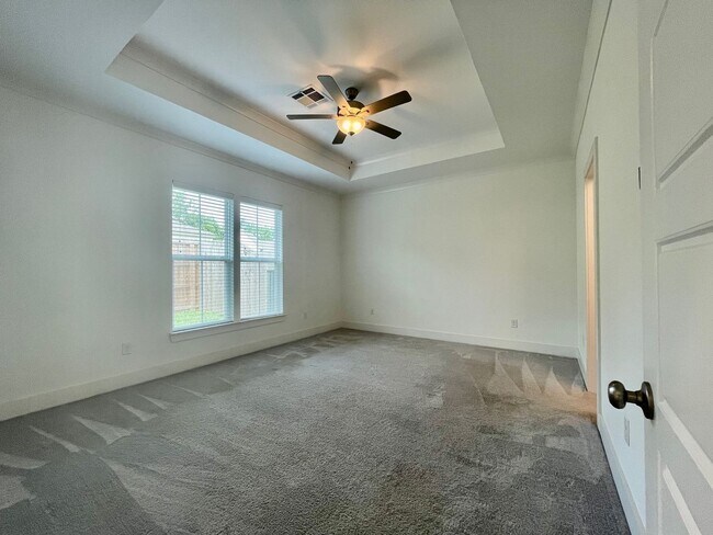 Building Photo - 9135 Southlawn Dr