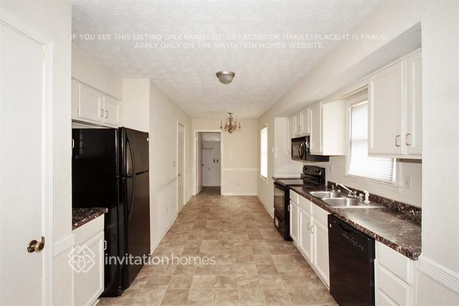 Building Photo - 2489 Forest Dale Dr