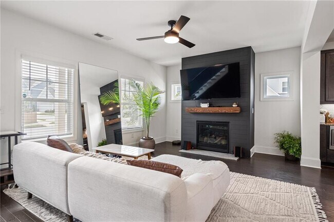 Building Photo - 1870 Lucy Compton Ln NW