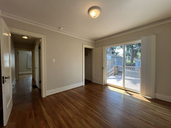Building Photo - Charming Portland Home with Original Hardwood Floors, Finished Basement & Large Kitchen