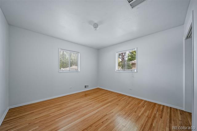 Building Photo - 3124 S Vine Ct