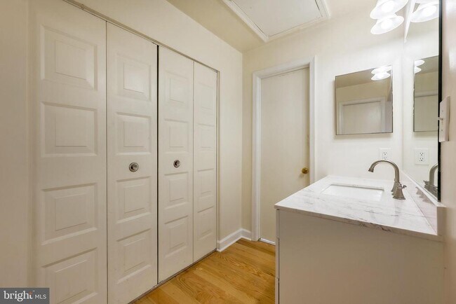 Building Photo - 734 Ivy League Ln