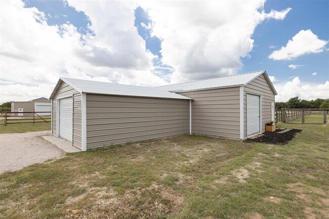 Building Photo - 215 Mesa Vista Dr