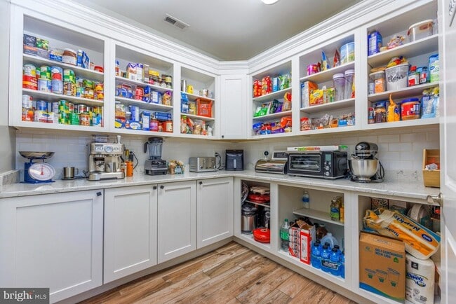 Building Photo - 23296 Wilder Way