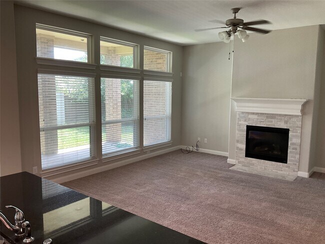 Building Photo - 907 Daffodil View Ct